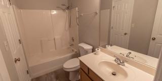 3 Bedroom Duplex! Gallery 8