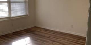 214 Locust Street S Gallery 1