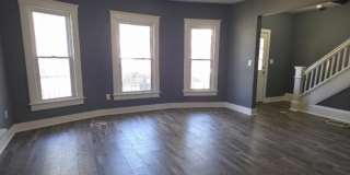 Single Family Home 3 beds 1.5 bath Available Now! Gallery 16