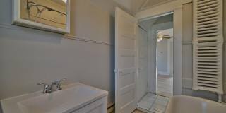 2211 Brown Avenue Gallery 21