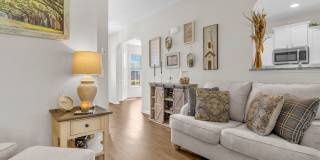 4 bedroom 2.5 bathroom home close to beaches, shopping, and Marine Corps Bases. Gallery 27