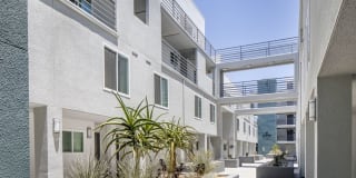 Avalon Woodland Hills Gallery 37