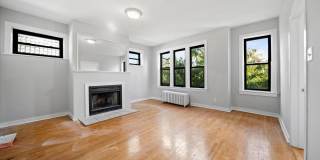 627 W Roscoe St Gallery 1