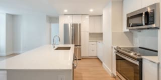 660 Washington Gallery 19