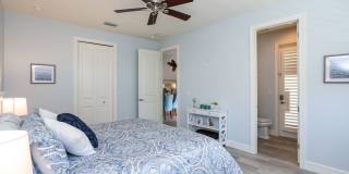 ***STUNNING POOL HOME***4BEDS / 4BATHS***GOLDEN SHORES***FURNISHED SEASONAL RENTAL*** Gallery 30