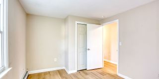 Lovely 3 Bedroom 1 Bathroom - 1st Floor with/ Washer and Dryer Gallery 61