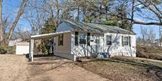 3-Bedroom, 1-Bath Single-Family Home, BIG backyard! Gallery 1