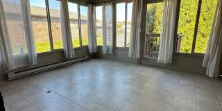 Spacious 2 Bedroom Home with Sunroom and Plenty of Storage! Gallery 9