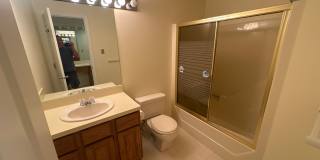 Beautiful Spacious High End 3-bedroom Condo Beautiful Spacious High End 3-bedroom Condo Gallery 19