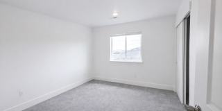 $1000 OFF YOUR 1ST MONTHS RENT! BRAND NEW TOWNHOME IN THE DESIRABLE SOUTHRIDGE AREA! Gallery 50