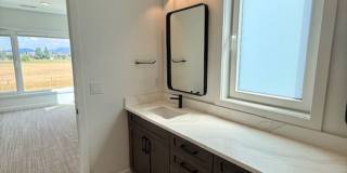 3 Bedrooms 2 1/2 Bathrooms - Where Mountains meet you at upscale living! Gallery 49