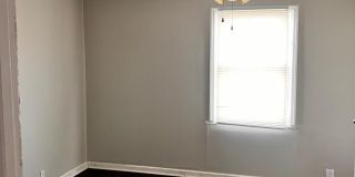 1621 12th Street Gallery 17