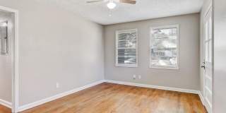 1901 PULLMAN Court Gallery 7