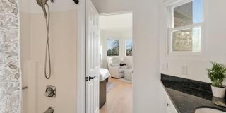 2570 Lillie Avenue Gallery 34