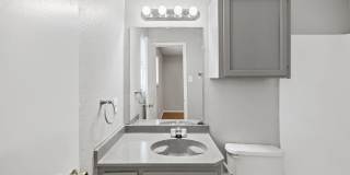 Awesome open Studio Apartments Close to Downtown Gallery 11