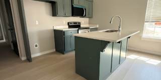 Modern 2-Bedroom Duplex Unit | Stylish Design & Prime Location Gallery 4