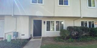 3 Bedroom 1.5 Bath Townhome Near River Access Gallery 1