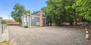 UNCG Area – Chancellors Court Townhomes. Walk to Campus and just minutes to Downtown! Gallery 35