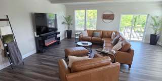 1250 Coach Station Alley Gallery 8