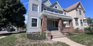 Charming Four Bedroom Home on SE Side! Gallery 28