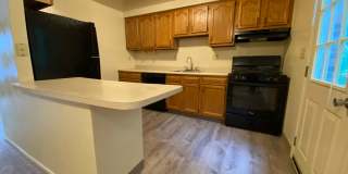 Incredible Two Bedroom Townhouse in Plum! Garage, Yard & More! Call Today! Gallery 1