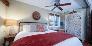 Downtown Cottage- Fully Furnished Gallery 8
