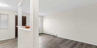 Royal Chateau Apartments Gallery 8