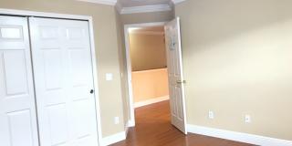 AMAZING HOME WITH LAKEFRONT VIEW! Gallery 1