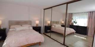 18550 Hatteras Street Gallery 21