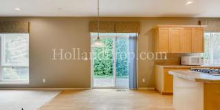 Spacious & Stylish 4-Bedroom Home in Desirable Northwest Portland Spacious & Stylish 4-Bedroom Home in Desirable Northwest Portland Gallery 7