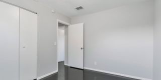 4543 Moncrief Road West Gallery 4