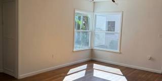 Toluca Lake Ave Gallery 7