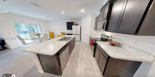 2137 SE Glenrock Terrace Gallery 5