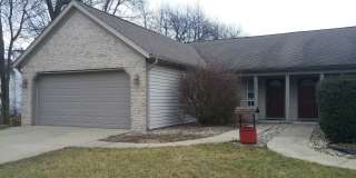 Spacious 2BD 2 BA duplex with 2 Car attached garage. Just a few steps away from everything you need! Gallery 4