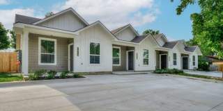 Cozy and Charming Townhome! Gallery 1