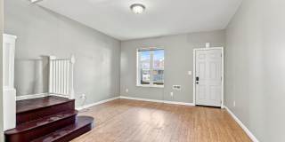 1551 North Allison Street Gallery 32