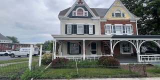 405 BRIDGE Street Gallery 1