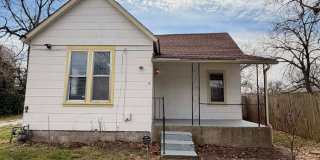 408 E 41st Street — 1 Bedroom / 1 Bathroom with Fenced Yard Gallery 1