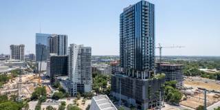 DOWNTOWN AUSTIN CONDO ON RAINEY STREET!! 1 BEDROOM 1 BATH - FULLY FURNISHED Gallery 1