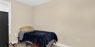 Townhome Style Condo with Parking Gallery 10
