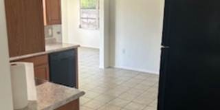 Well maintained 2/1 in a quiet neighborhood Gallery 5