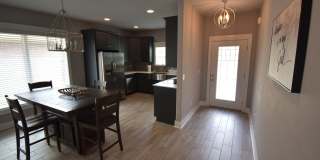 Luxurious 4 Bedroom 2.5 Bathroom in the Heart of Fayetteville, Arkansas!! Gallery 5