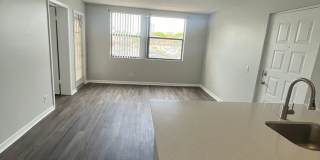 One Bedroom One Bathroom! WATERFRONT COMMUNITY! Gallery 5