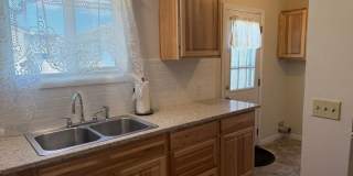 Beautifully updated 3-bedroom 1 bath duplex in Springfield! Gallery 28