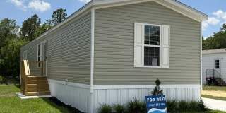 156 Lakeside Garden Circle Gallery 1