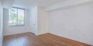 1800 Oak Apartments Gallery 97