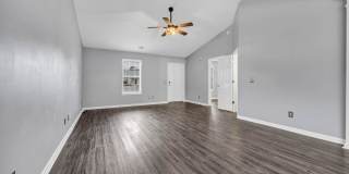 BEAUTIFULLY RENOVATED TWO BEDROOM IN CHAPIN Gallery 9