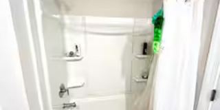 Room in 4 Bedroom Home at Arbor Vista Dr Gallery 4