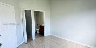 31 NE 13th Ave Gallery 10