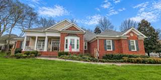 5 Bed, 3.5 Bath w/ 3 Car Garage Less than 1 Mile from Downtown Franklin Gallery 1